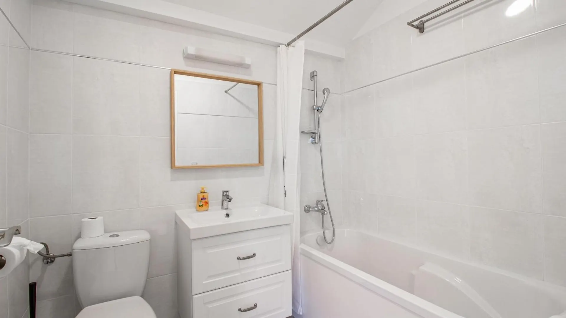 Apartment Ferienwohnung Sweet-Renoir, Calme, Parking Prive Roeser